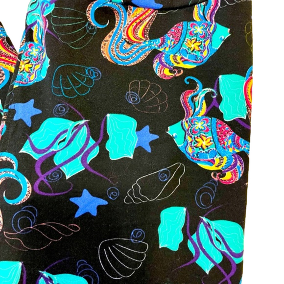 - LuLaRoe OS fancy beta fish leggings - Picture 2 of 4